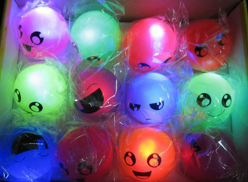 点滅している笑顔7色/光弾性ボール/light/防水子供のためのペット用品おもちゃトイ問屋・仕入れ・卸・卸売り