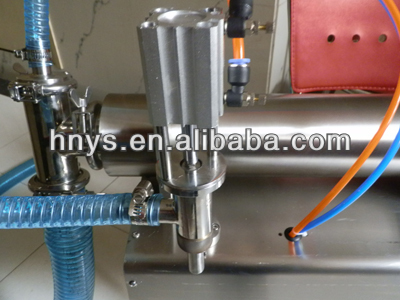 double nozzle pneumatic red wine filling machine
