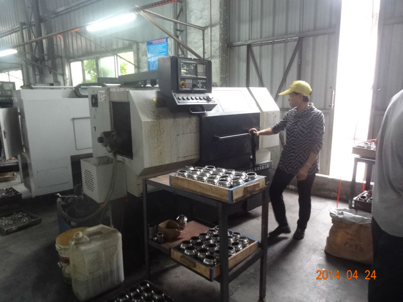 Jinxin CNC machine for boring and grinding.JPG