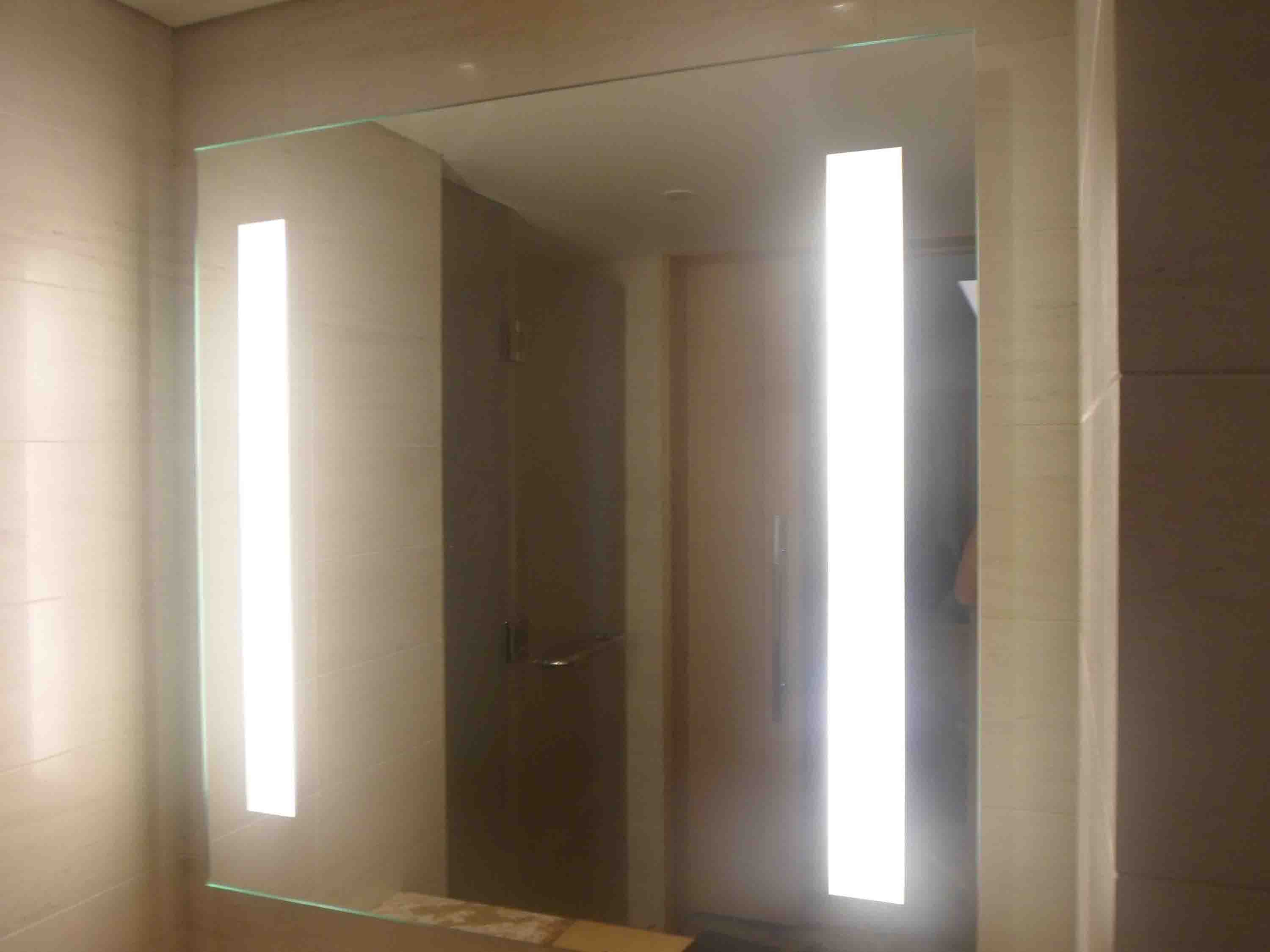 ledライト付きのバスルームの鏡、 ledライト付きリップグロスとミラー、 全長照明付きのミラー仕入れ・メーカー・工場