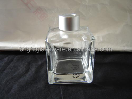 正方形のガラス拡散ボトル/銀カバーキャップ付きの香水瓶問屋・仕入れ・卸・卸売り