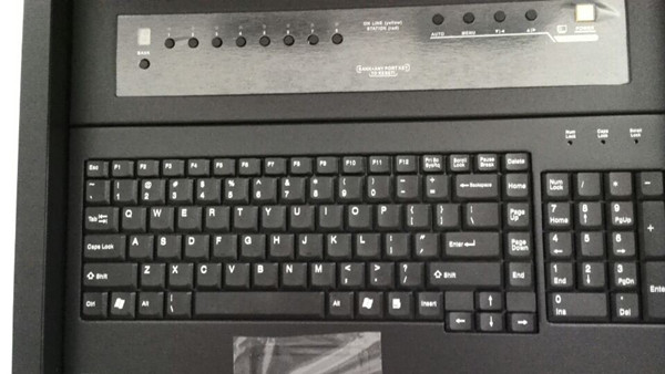 ブランド8kvm-ed1716hポートps2kvmスイッチを制御するためのkvm8tftlcdのコンピュータが問屋・仕入れ・卸・卸売り