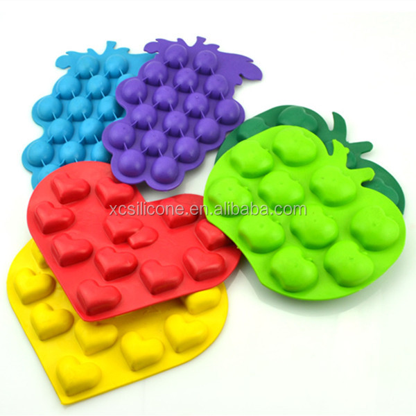 OEM unbreakable cute shapes egg shape silicone ice cube tray,China
