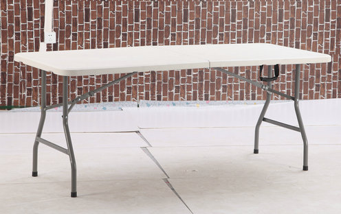 プラスチック折り畳み式のテーブルスタイルの屋外生涯/innvoative経済的な設計屋外ピクニックテーブル/6フィート1.8メートル光沢表面白色デスク仕入れ・メーカー・工場