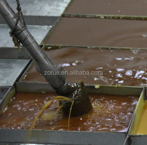 beeswax producing1_.jpg