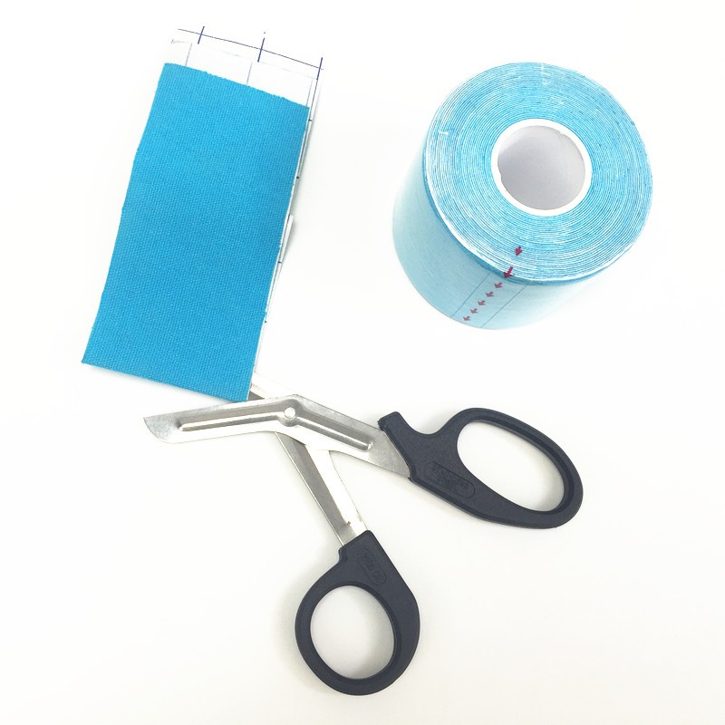 small scissor.jpg