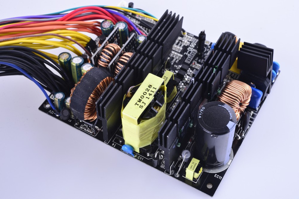 最高のコンピュータの電源zumax2014年zuh35087プラスゴールドデスクトップsmps問屋・仕入れ・卸・卸売り