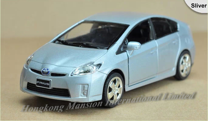 2019 1 32 Alloy Cast Car Model For Toyota Prius Toy Collection 132 Toyota Prius 1