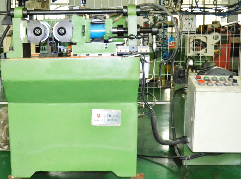 bolt threading machine2.jpg