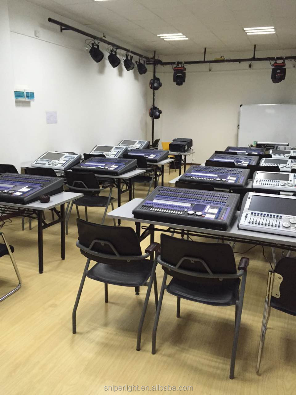タイタン9.04096+avoliteタッチソフトウェア、 タイタン9.0バージョンdmxコントローラー、 4096タッチライティングコンソール仕入れ・メーカー・工場