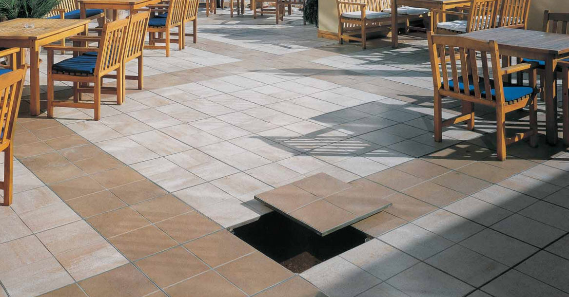 Regolabile in plastica per esterni pavimento usato in piscina ... Pannelli in plastica per esterni