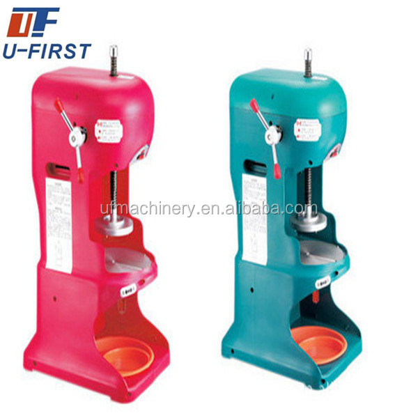 Ice block crushing machine
