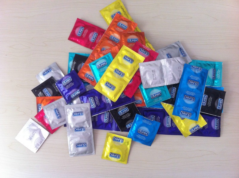 100% Brand New 96 pcs / lot Durex Condoms Sex Products All English durex co...