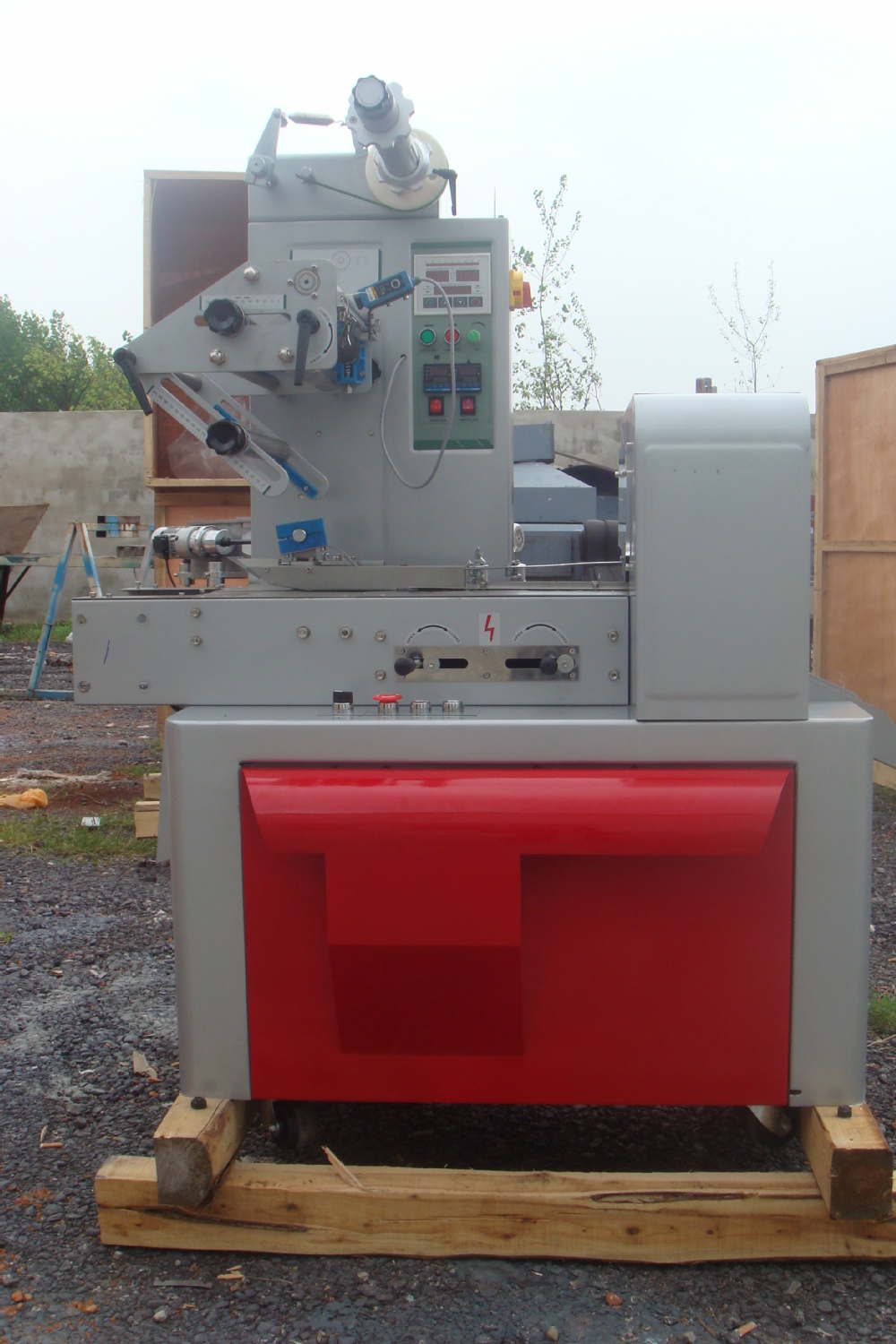 YB-600 Automatic Candy/Lollipop Wrapping Machine