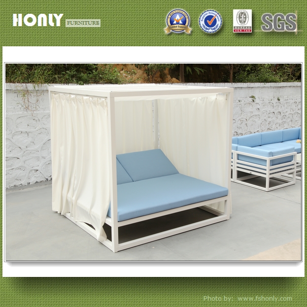 Hotel metal lounge chair folding beach double lounge chair with canopy