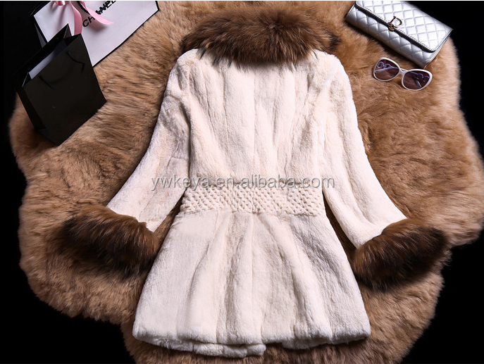 縫合糸スリムスタイル2015冬本物のウサギの毛皮の襟付きコートの女性仕入れ・メーカー・工場