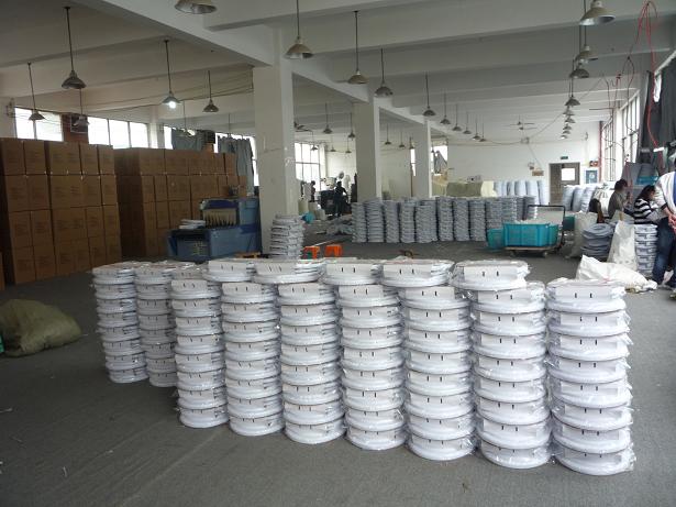 衛生陶器のバスルームのアクセサリーバージンプラスチック製の楕円の便座カバー仕入れ・メーカー・工場