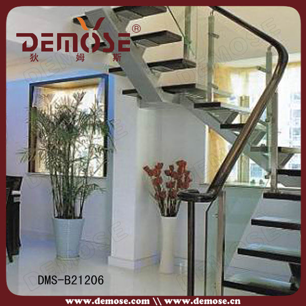 Decorativi in legno e ferro portico disegni ringhiera delle scale ... Decorazione Ringhiera Scala