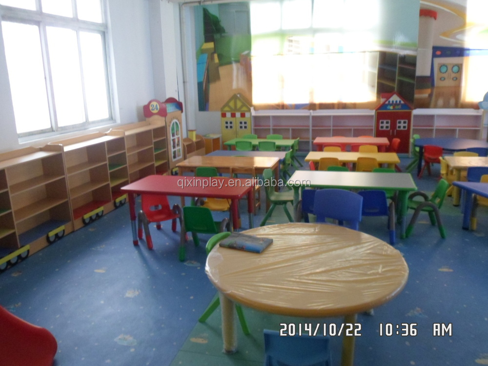 kids tables and chairs.JPG