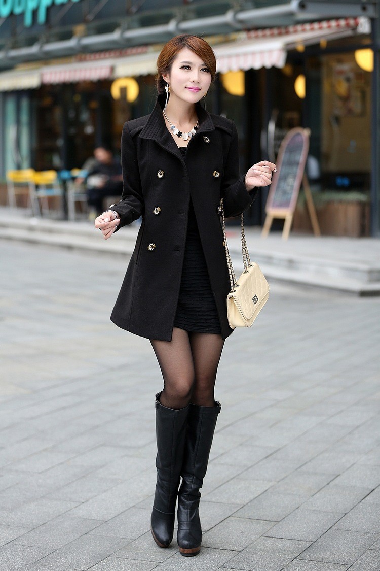 Короткое черное пальто