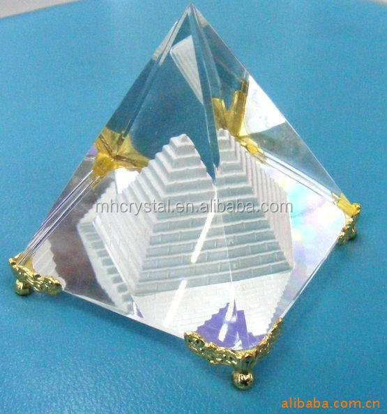 黄金のスタンド付きmh-f0480ピラミッドの装飾仕入れ・メーカー・工場