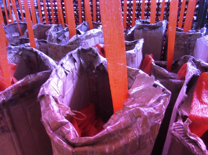 +yellowとニンニク赤オレンジ色のためのメッシュバッグを編んだ仕入れ・メーカー・工場