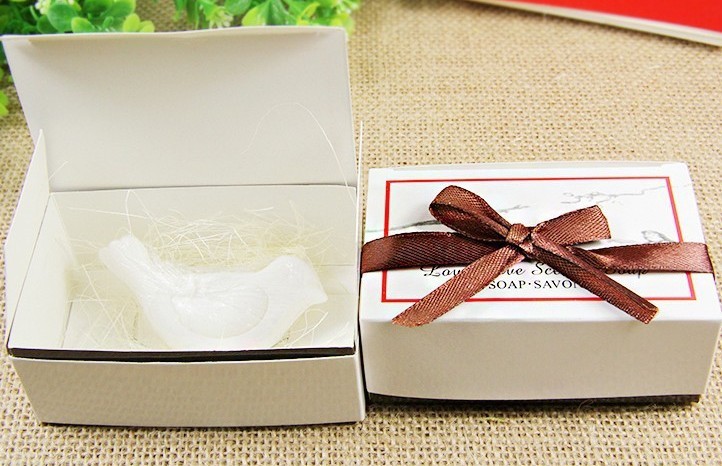 鳩石鹸甘いキャンディボックスリボンが付いている白い色ベビーシャワー誕生日ギフトボックスクリスマス新しい誕生ギフト仕入れ・メーカー・工場