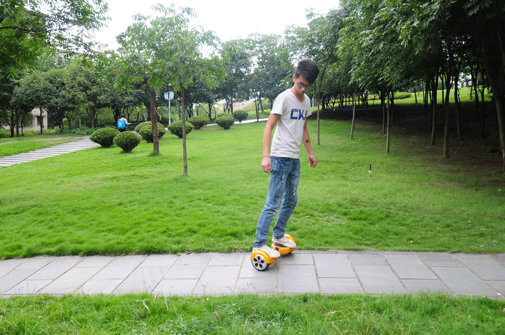 ES2001 With Bluetooth Rohs/FCC/CE 36V 4.4AH 350W Mini Smart Self Balancing Electric Unicycle Scooter Balancer 2 wheels