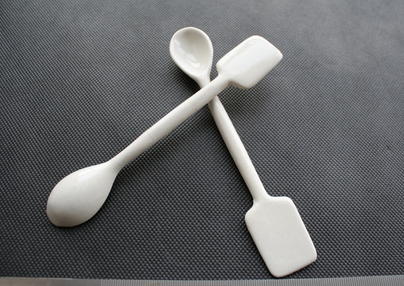 Glazed Porcelain Spatula with Sampling Spoon for lab use_Porcelain