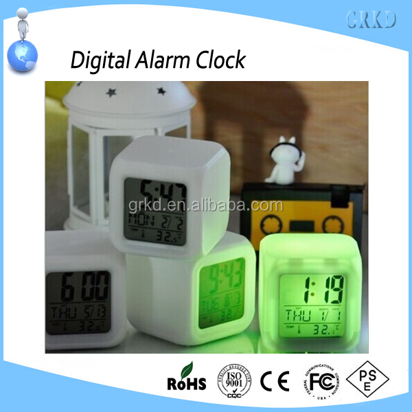 中国の卸売面白いデジタル目覚まし時計を変えるledの色問屋・仕入れ・卸・卸売り