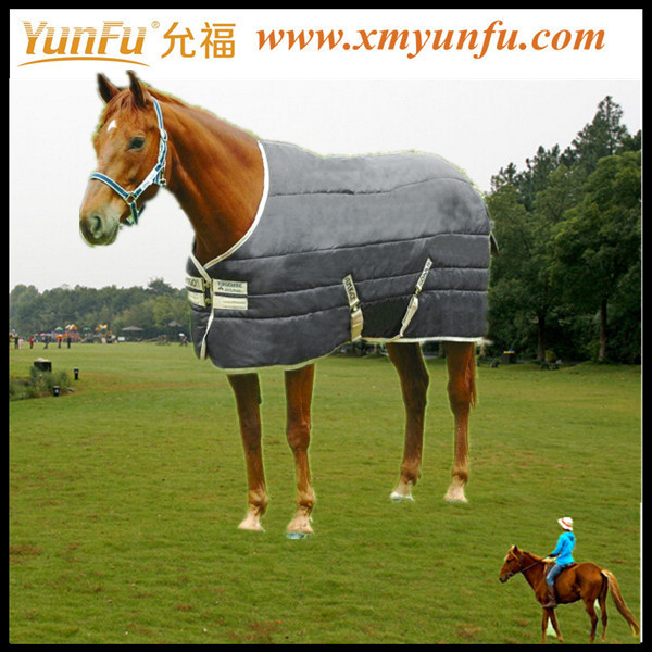 卸売のための中国の馬の敷物、 冬に屋外の敷物馬、 ポリ綿が並ぶ馬の敷物問屋・仕入れ・卸・卸売り