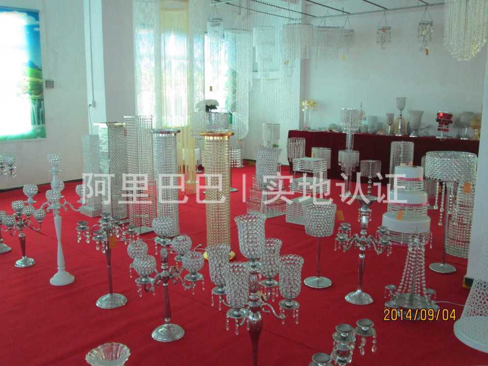 Alta y elegante color oro wedding cristal candelabros candelabros ... Wedding Candelabros diseño