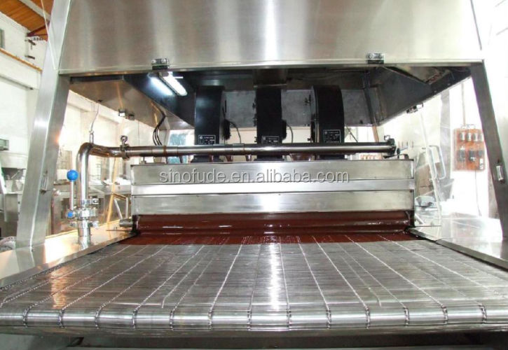 Chocolate enrober with cooling tunnel