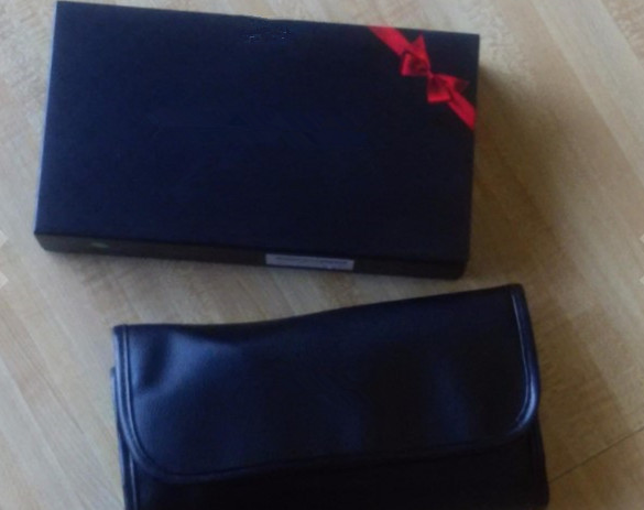 makeup brush box package.jpg