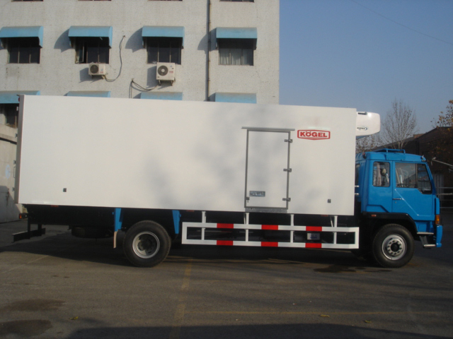 JIEFANG refrigerator freezer truck in dubai