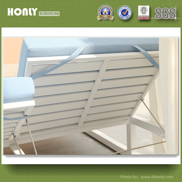 Hotel metal lounge chair folding beach double lounge chair with canopy