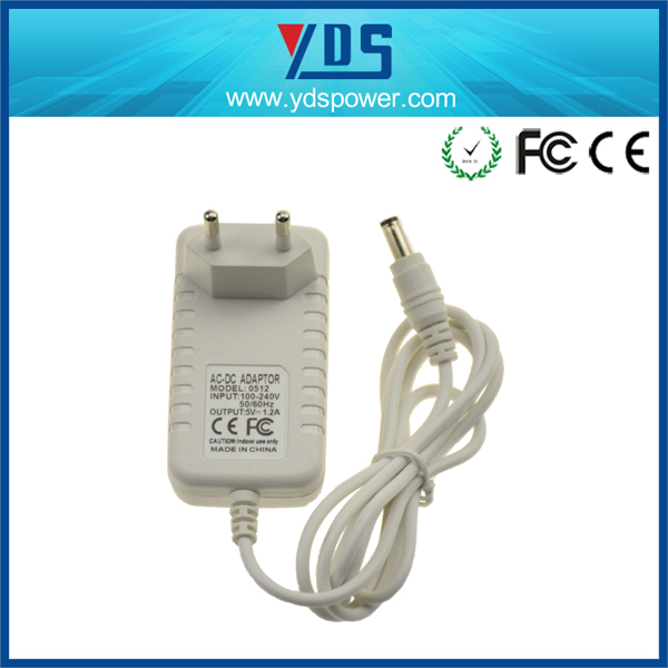 euプラグ売れ筋220vac5v1a白い色の壁マウント充電器のための携帯電話とラップトップ仕入れ・メーカー・工場