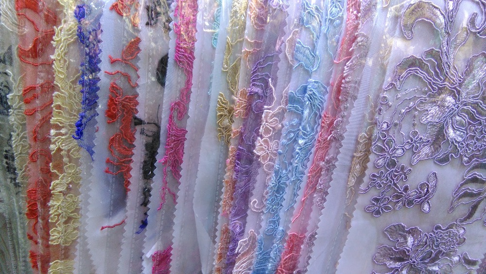 在庫刺繍デザインピンクオーガンジー刺繍生地3dフラワーレース生地用のウェディングドレス仕入れ・メーカー・工場