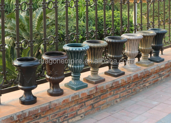 DE-P114 urn planter  (3).jpg