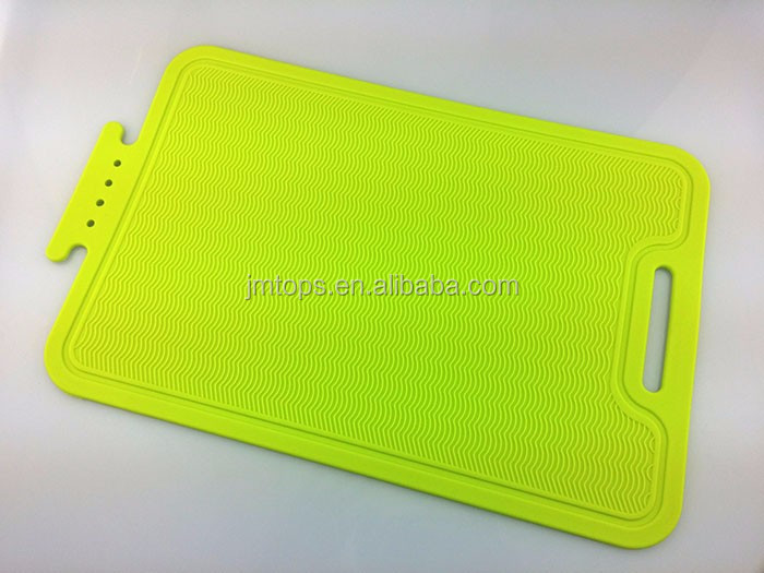 silicone cutting board 4.JPG