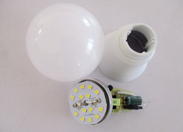 A60 Plastic 200 Degree LED Lamp Bulb 6W E27 Bulb LED Light