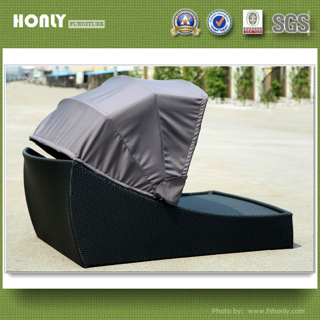 Outdoor furniture daybed garden rattan daybed with canopy