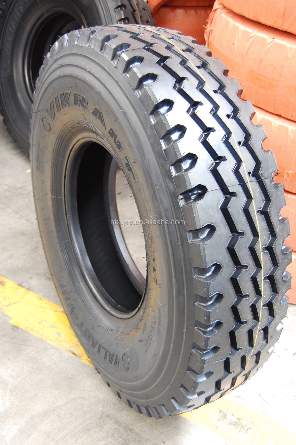 AnaniteAmberstone All Steel Radial Truck Tire 7.50R16 LT with EU Label 300.JPG