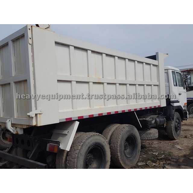 Nissan UD Dump Truck_03.jpg