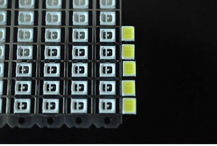 Smd赤0.5w2835/緑/blue/yellow/白色ledチップから深センのサプライヤー仕入れ・メーカー・工場