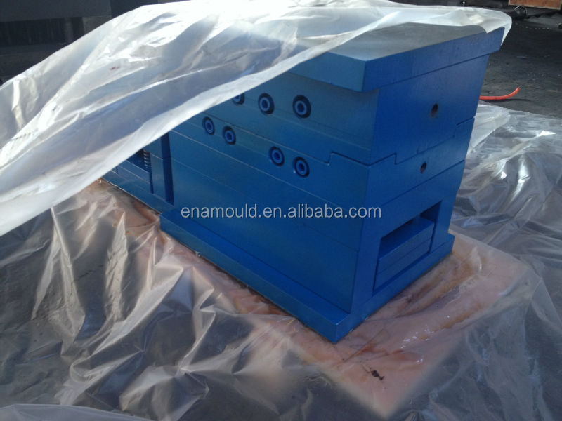 2014 Top Sale Injection Thin Wall Goblet Mold for Champagne