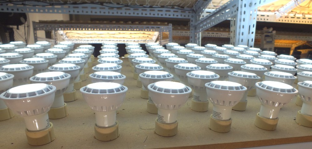 良い価格smd30305wgu10led電球調光可能な問屋・仕入れ・卸・卸売り