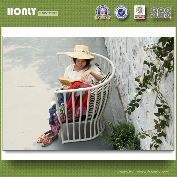 Factory supplier white modern design wicker outdoor chair