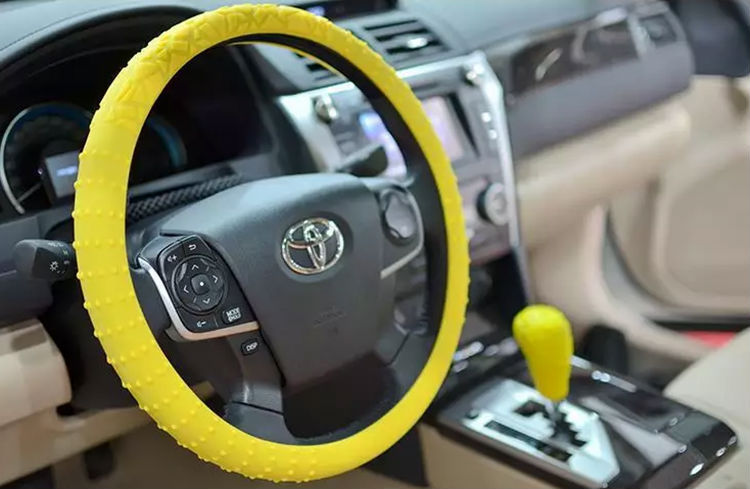短いリードタイム豪華な毛皮の車のステアリングホイールカバーチャンネルステアリングホイールカバー問屋・仕入れ・卸・卸売り