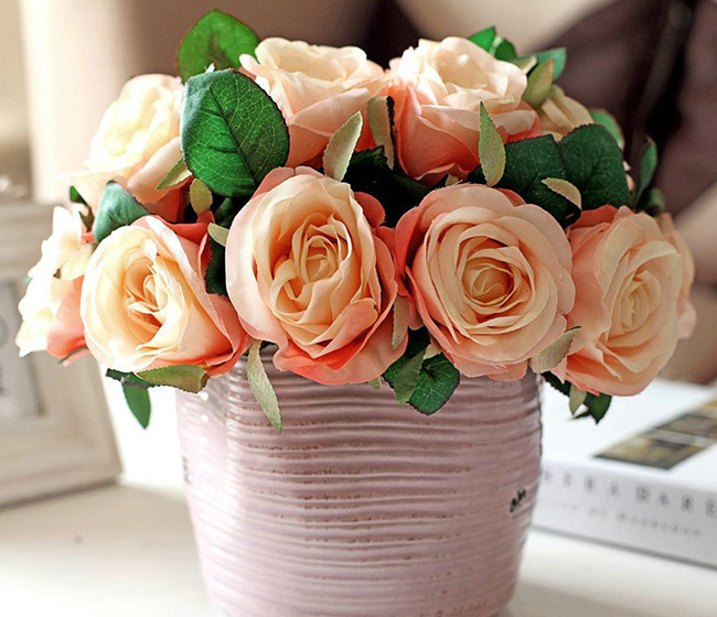 花嫁の花を保持する装飾的な花の人工バラ仕入れ・メーカー・工場
